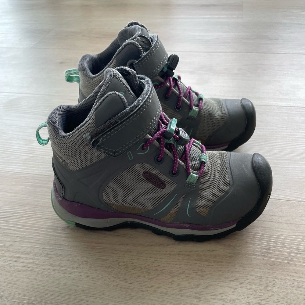 Kids Keens Waterproof Hiking Boots Sz 12